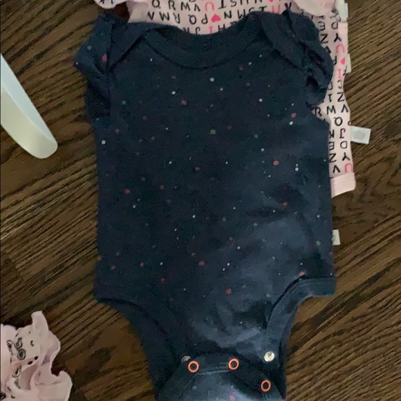 Rosie Pope flutter sleeve onsies 3-6 months - Picture 4 of 6